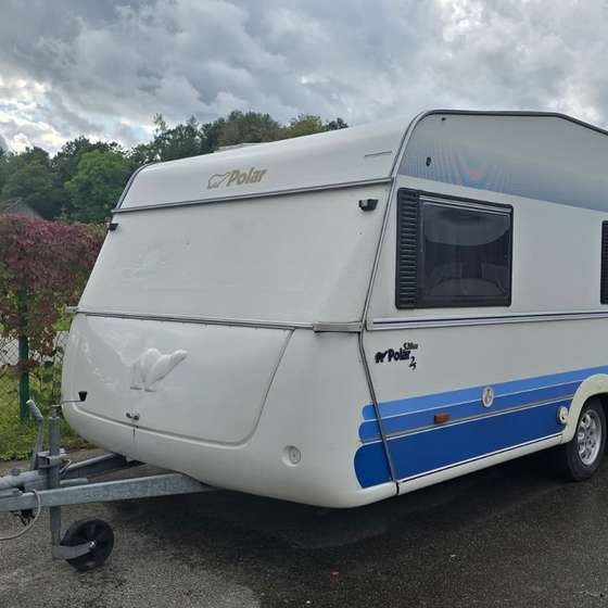 Polar 520 GS 2002 - zviedru dzīvojamā piekabe, atjaunots interjers